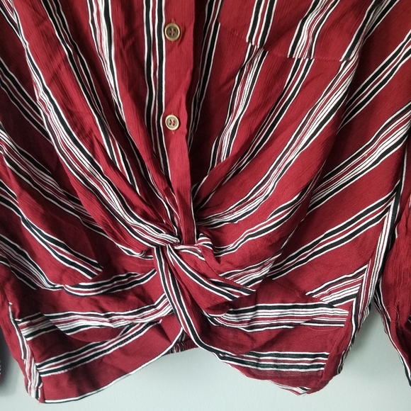 Bundle of 4 NWT Juniors Size Small Shirt - Picture 6 of 12